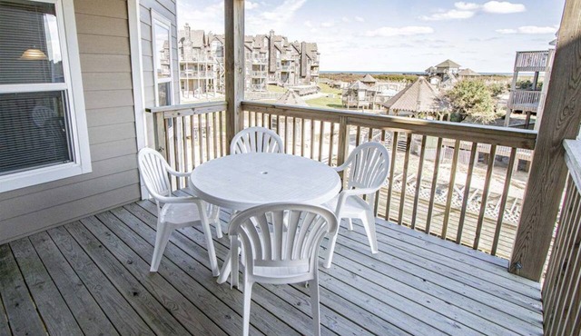 Direct Beach Access! 3BR Condo w/Pool & BBQ in Kitty Hawk