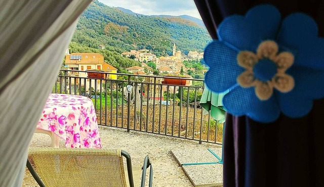 Divine Villa Viani in Villa Viani