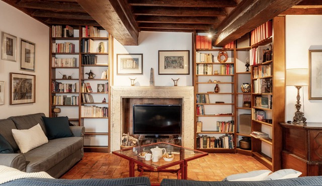 Domus Quiritum Elite, charming downtown apartment