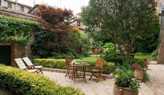 Elegant apartment with garden in S.Croce, Venice