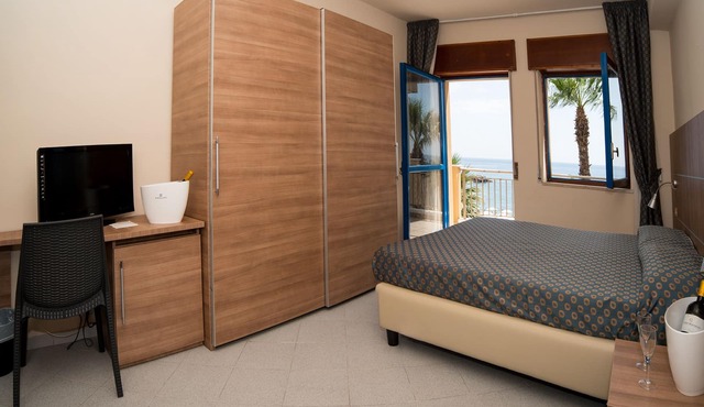 EliHotel in Sant'Alessio Siculo