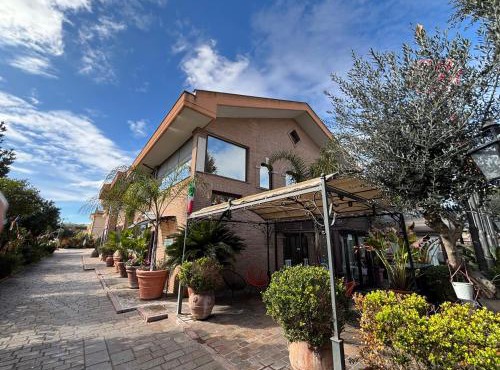 EURO HOUSE INN airport