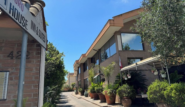 Euro House Inn Airport