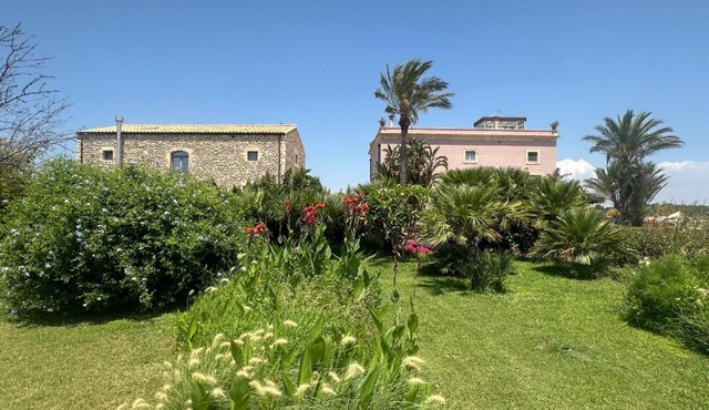 Exclusive Countryside Retreat Charm & Pool