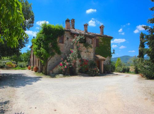 Exquisite Villa in San Venanzo with Private Pool