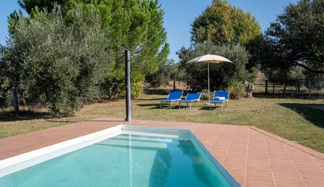 Farmhouse "Sasso Bianco" with Shared Pool, Private Terrace & Wi-Fi