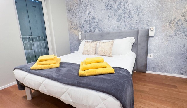 Farmont Seafront Venice Suite by Ca-Sa Check