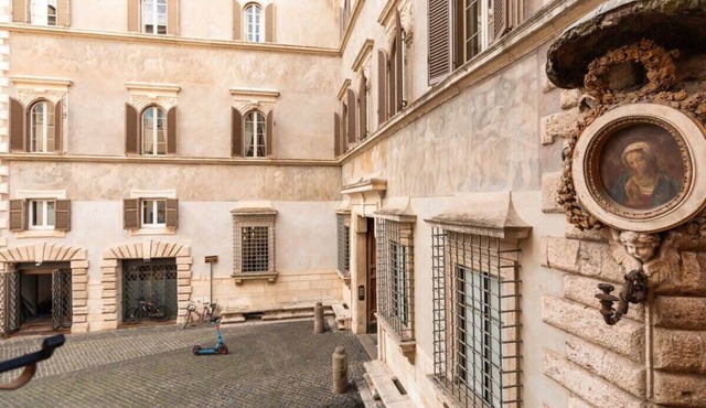 Farnese Enchanting Apartment by Romeloft