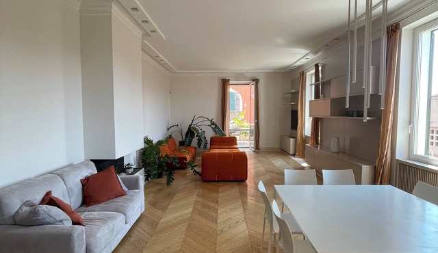 Fifi's Private Luxury 150 sqm Residence with Covered 30 sqm Terrace