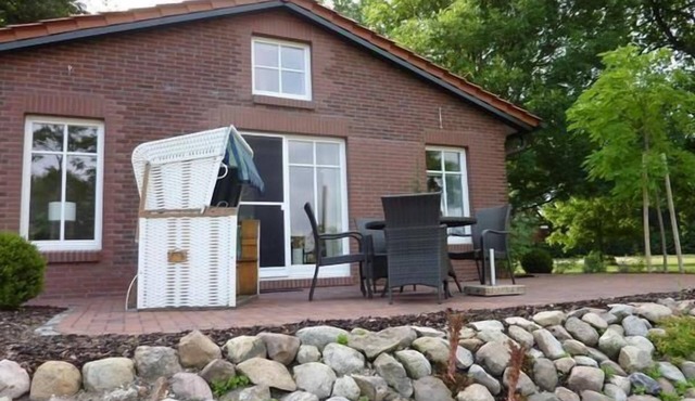Flat Abendsonne with private terrace in Klein Meckelsen