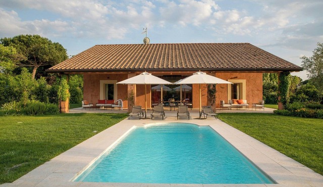 Former Grand Duke's stable with pool in Tuscany