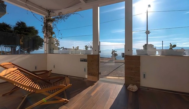 Frontemare loft in Sant'Elia among the coves