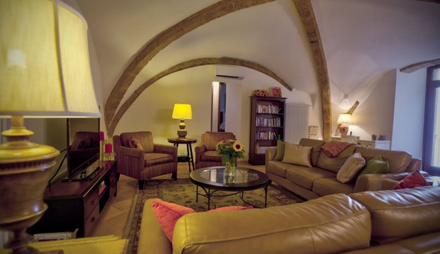 Fully Restored Lg. Apt in a 16th Century Palace Orvieto Center