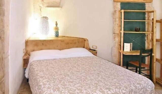 Gaudí's Corner: Alcoba Blanca