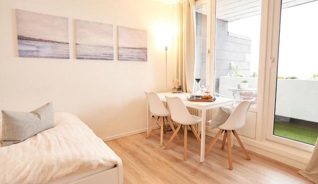 Gemütliches und helles Studio Apartment mit Balkon, Badewanne, WLAN, Parkplatz in Bremen