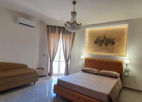 GOLD SUITE