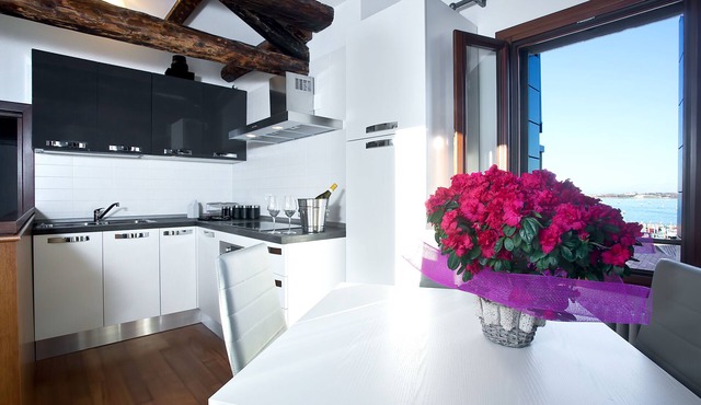 Good Wine Apartments