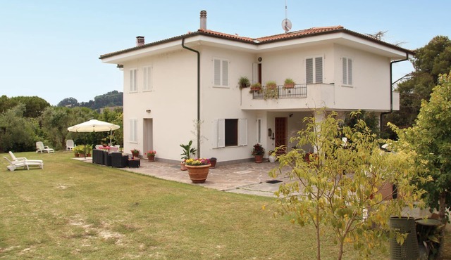 Gorgeous apartment in Collesalvetti with WiFi