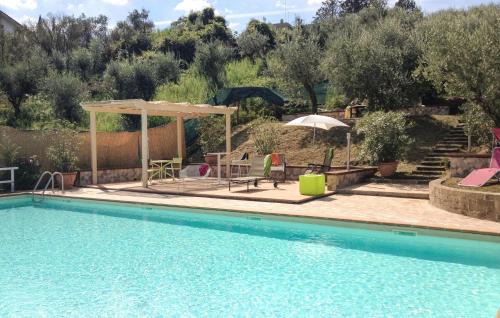 Gorgeous Apartment In Roma With Swimming Pool