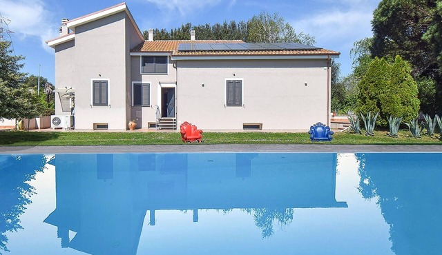 Gorgeous home in Monterosi with swimming pool