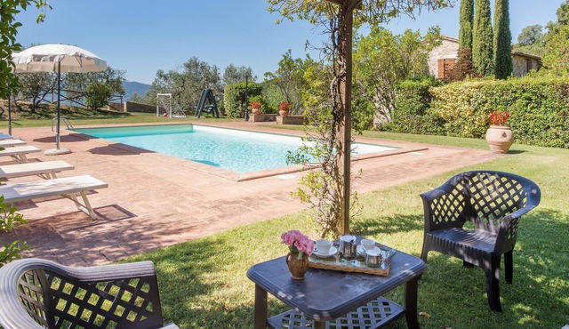 Gorgeous home in Todi -PG- with private swimming pool, can be inside or outside