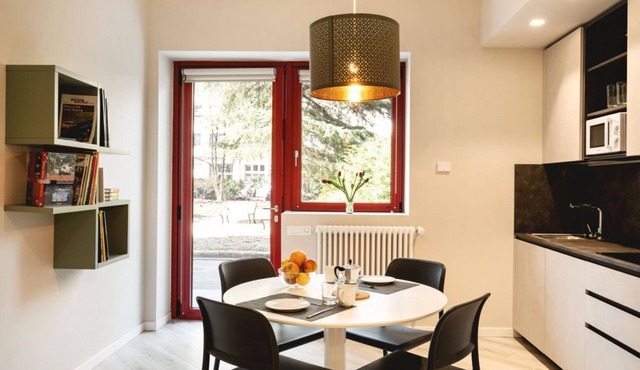 GuestHost - Delightful apartment in a strategic position: close to the Ospedale Maggiore, 15 minutes by car from the center and close to public transportation. In the immediateneighborhood you can find restaurants, bars, supermarket and pharmacy.The apar