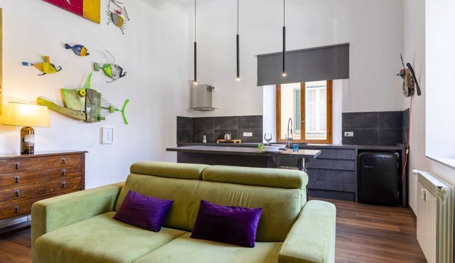 GuestHost - Little Venice Charming Flat with Canal View
