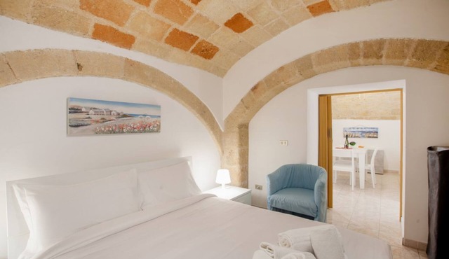 GuestHost - NEW! Apt in the heart of Monopoli! 200m from sea!