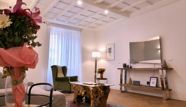 Helmirage Luxury Trevi