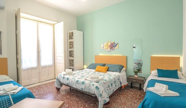 Historic Sicilian Home for 10 Guests with Balconies in Old Town Catania in Catania
