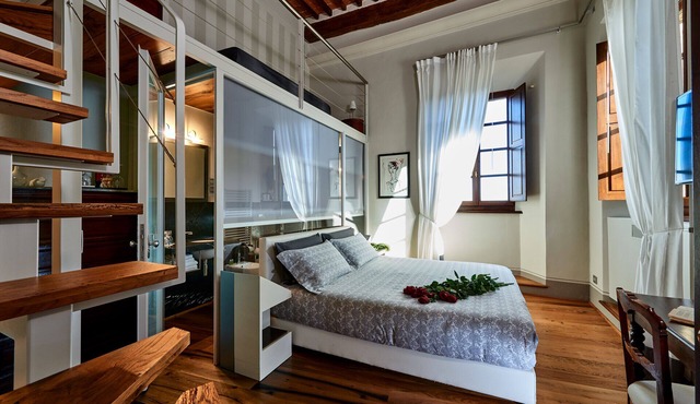 Historical Guest House in the heart of Montepulciano. Family run.
