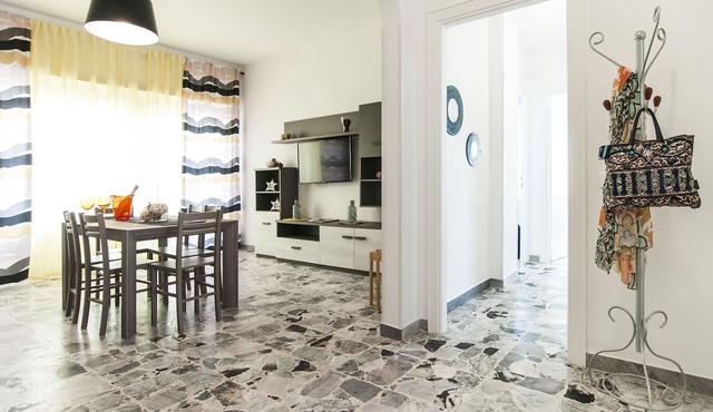 Holiday Apartment Eolo, 50m from the sea