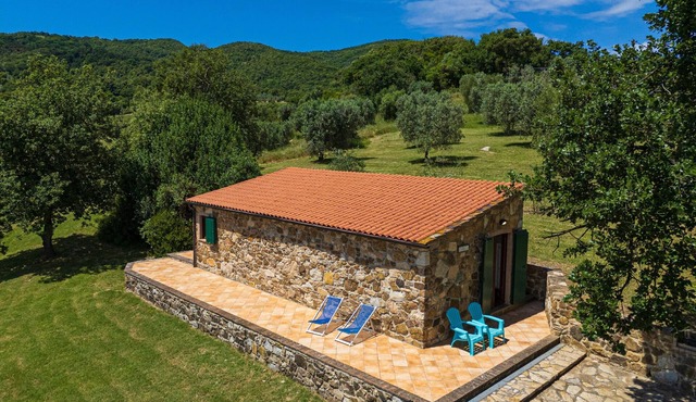 Holiday Home 'La Carraia' with Private Terrace, Wi-Fi and Air Conditioning