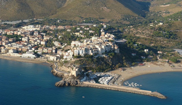 HOLIDAY HOUSE CIRCE Romantic Sea View Apartment.