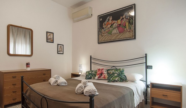 HOLIDAY HOUSE COLOMBO, BEACH FRONT WITH LARGE TERRACE EXCLUSIVELY.