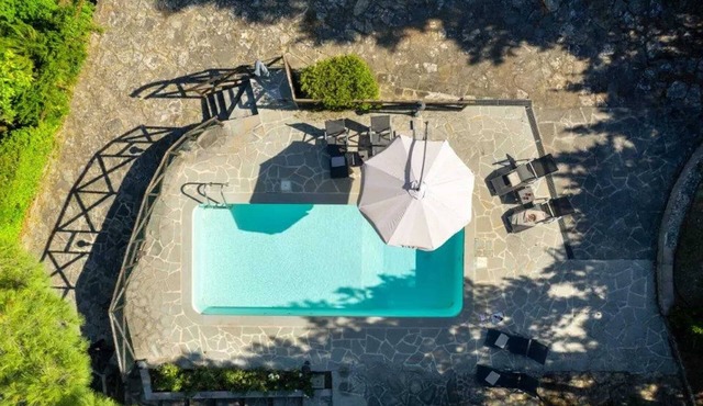 Homerez - Charming Villa in Arezzo with Private Pool and Garden