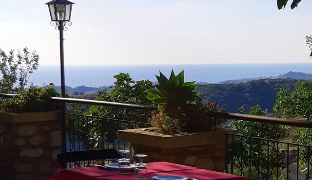 Homerez - Nice studio 1 km away from the beach for 2 ppl. with shared pool in Badolato
