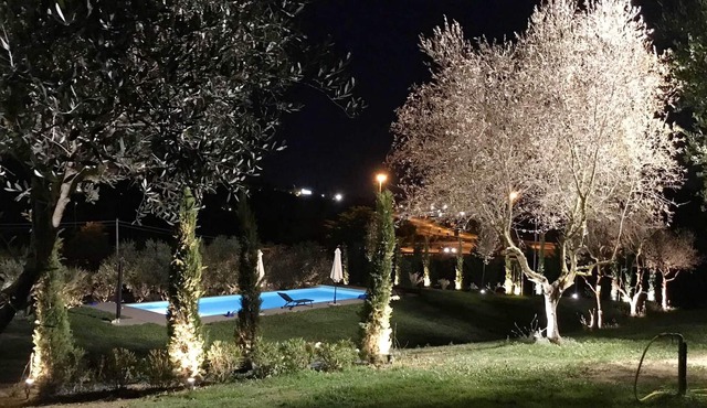 Homerez - Nice studio for 5 ppl. with shared pool, garden and terrace at Perugia