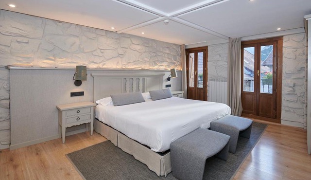 Hostal Lola in Isaba