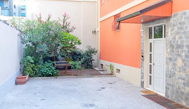 Hostmate - Milano - Vespri Siciliani in Milan