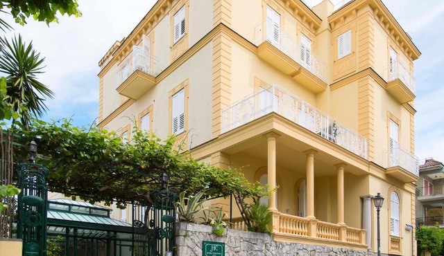 Hotel Crawford