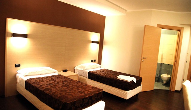 Hotel Sogni D'Oro Airport