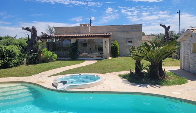Idyllic country villa near Ostuni