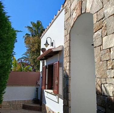 IL MARCHESE DI TRANI - Luxury stay in Puglia - private parking inside the villa