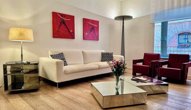 In Rome at Spanish Steps, Classy Apartment with Modern Design in an Historic Palazzo