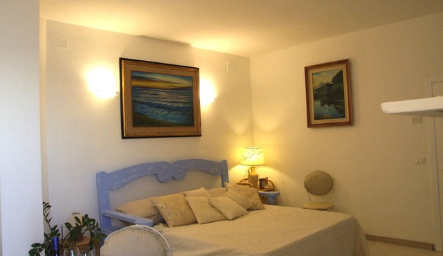Elegant studio apartment with enchanting sea views from the terrace