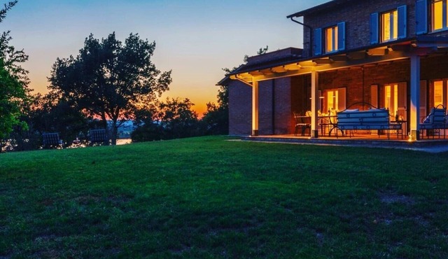 Charming Entire Country House Lake View