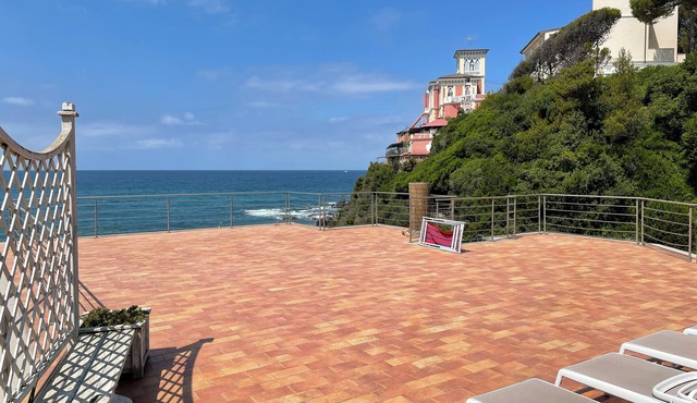 Beach house in Tuscany, right on the seaside
