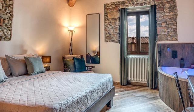 Jacuzzi Luxury Chianti Road - 3BR Free Parking - Happy Rentals in Massanera