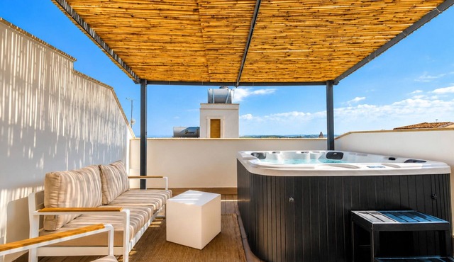 La Casa dei colori - Two Bedroom Apartment, Sleeps 6